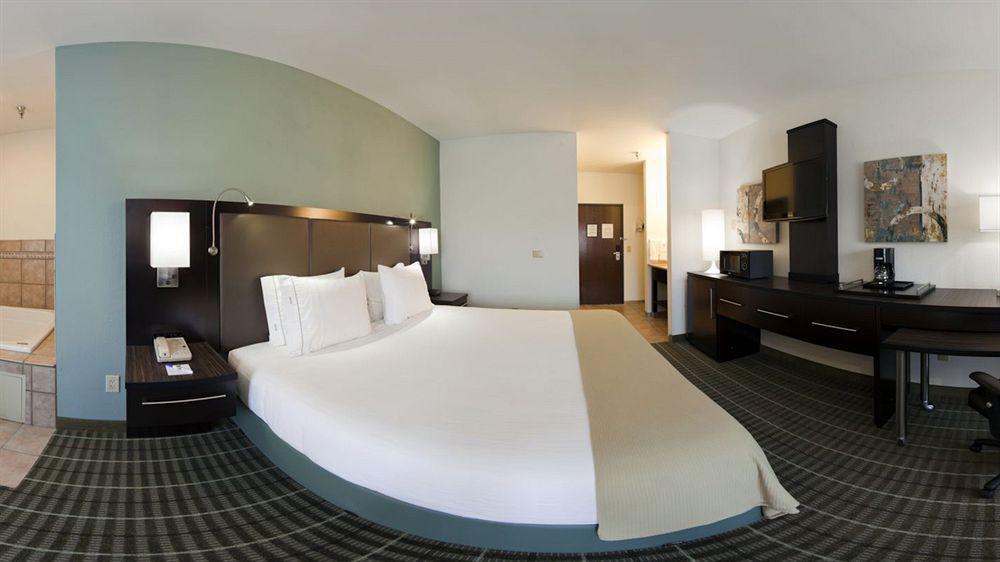 Holiday Inn Express Monticello By Ihg Buitenkant foto